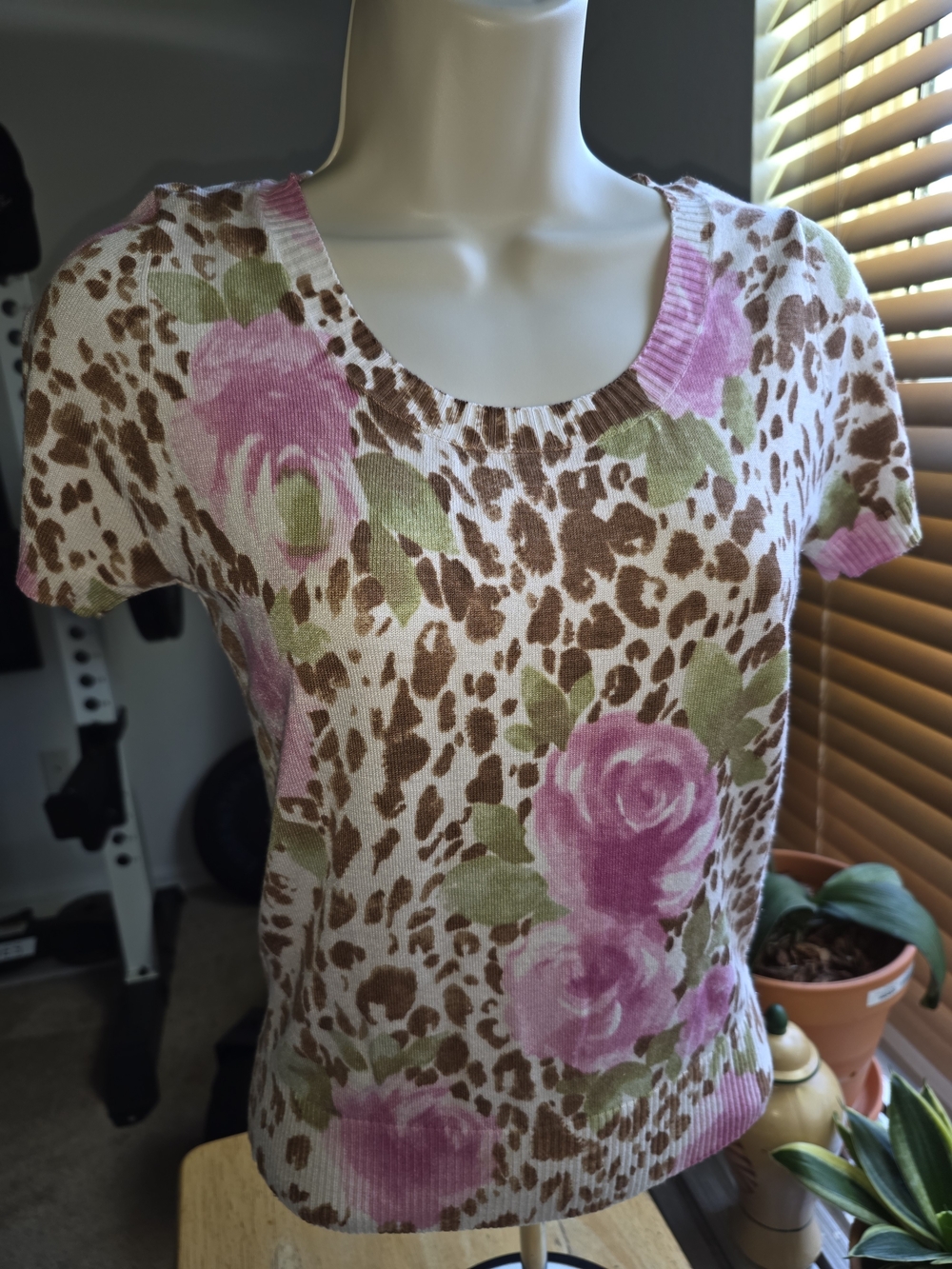 Joseph A Floral & Leopard Scoop Neck Knit Top